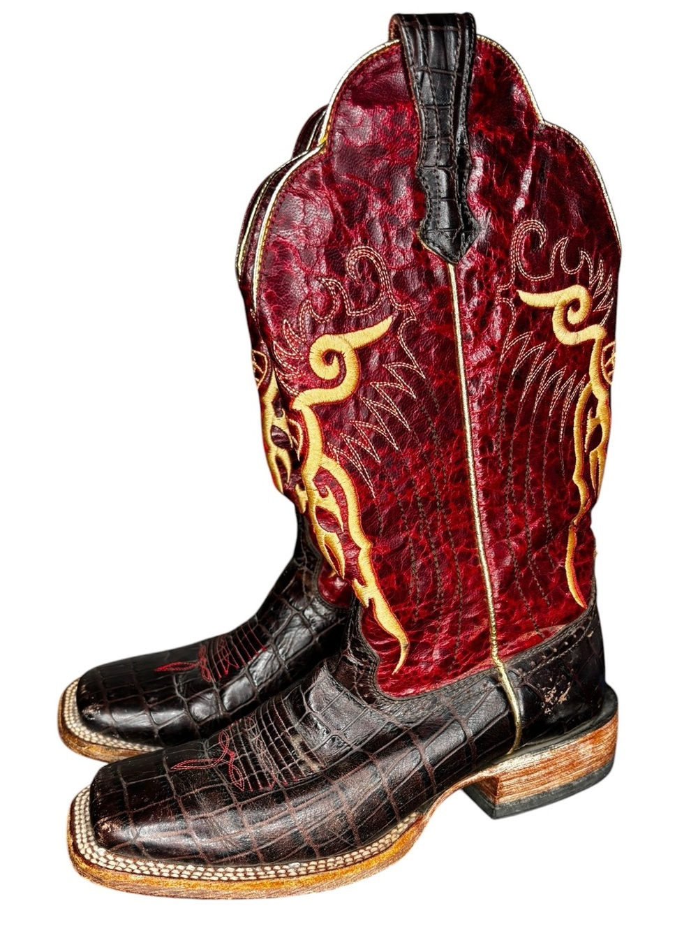 Women’s Ariat Sample Red Croc Embossed Western Cowboy Boots Embroidered Size 7 B